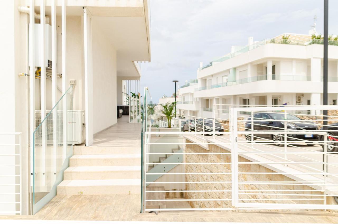 Апартаменты Apulialux Seaview Prestige Apt / Jacuzzi + Parking Полиньяно-а-Маре Экстерьер фото