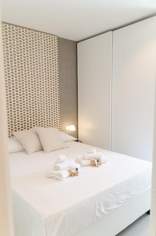 Апартаменты Apulialux Seaview Prestige Apt / Jacuzzi + Parking Полиньяно-а-Маре Экстерьер фото