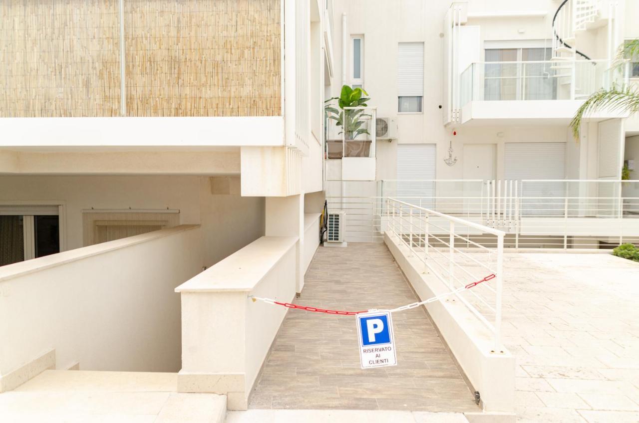 Апартаменты Apulialux Seaview Prestige Apt / Jacuzzi + Parking Полиньяно-а-Маре Экстерьер фото